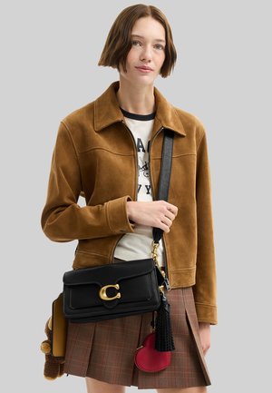 COACH, TABBY SHOULDER BAG 26 WITH CHARMS - Sac à main - b4 black multi