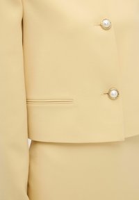 Blazer - yellow