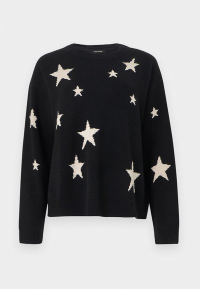 Maglione nero a maniche lunghe con motivi di stelle bianche di diverse dimensioni sparse su davanti, maniche e spalle.