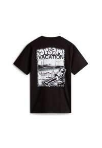 Sort bomulds t-shirt med et grafisk design på ryggen, der siger "DRØMMEFERIE" og viser et skelet, der slapper af i en stol.