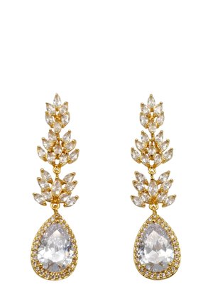 Orecchini pendenti in oro con grappoli di pietre trasparenti taglio marquise e grandi cristalli a forma di goccia circondati da piccoli brillanti alla base.