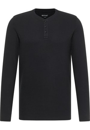 Langärmliges schwarzes Henley-Shirt aus strukturiertem Stoff, mit Rundhalsausschnitt, einer Drei-Knopf-Blende und einem kleinen Logo auf der Brust.