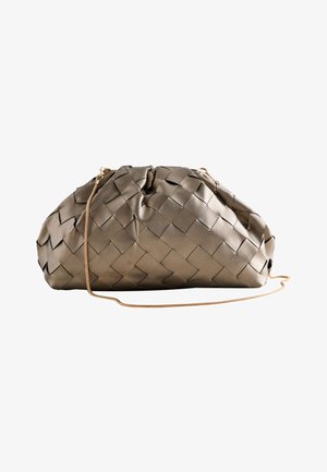 Next, OVERSIZED WEAVE SNAP CLUTCH BAG . - Pochette - bronze