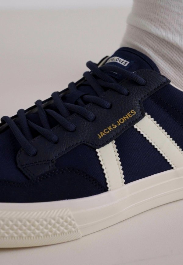 JFWMORDEN  - Trainers2