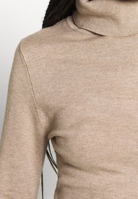 Even&Odd Sweter