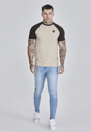 SIKSILK, - T-shirt z nadrukiem
