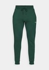 ESSENTIAL PANTS - Joggebukse - pine grove