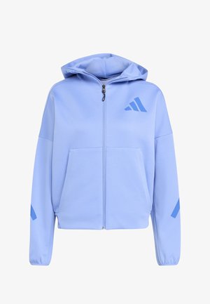 Sudadera con capucha y cremallera en azul claro, hecha de tela suave, con capucha con cordón, bolsillos delanteros y detalles de marca en azul oscuro en las mangas.