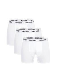 Drie paar witte boxershorts met een zwarte elastische tailleband met het "SMILODOX"-logo. Gladde stof, standaard maat, zonder patronen.
