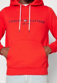 Tommy Hilfiger Bluza z kapturem