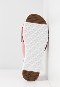 UGG Slip-ins med hög sula - light pink