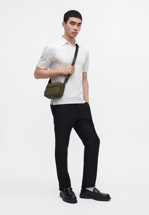 Michael Kors, CAMERA BAG UNISEX - Sac bandoulière - khaki