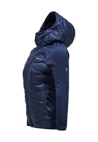 Marineblauer Steppjacke mit Kapuze, ausgestattet mit gequilteten Einsätzen, einem glatten Seitenmaterial und zwei Seitentaschen. Metallisches Logo-Detail auf der Brust.