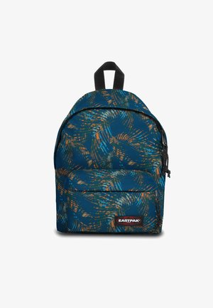 Zaino con una base blu, caratterizzato da un motivo astratto in arancione e verde, dotato di una tasca frontale e accessori neri.