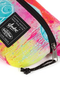 Eastpak SOMMAR - Marsupio - fluo clouds