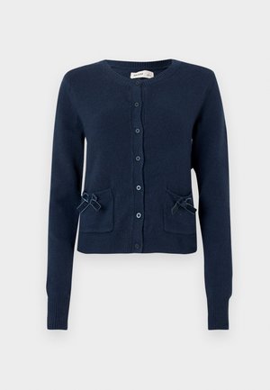 Marineblå strikket cardigan med rund hals, knappelukking foran, to frontlommer med sløyfer, og ribbestrikkede mansjetter og kant.