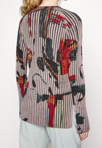 Paul Smith Sweter