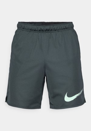 Ciemnoszare spodenki sportowe z lekkiego, przewiewnego materiału. Posiadają elastyczny pas i miętowe logo Nike na dolnym lewym rogu.