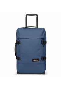 Sininen Eastpak-rolling duffel-laukku, jossa on tukeva kahva, sivukiinnikkeet ja logopatch. Valmistettu kestävästä kankaasta, joka on sileä tekstuuriltaan.