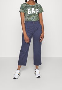 GAP Petite Triko s potiskem - green