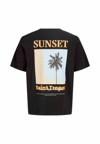 T-shirt noir avec un motif de palmier, un motif à damier orange et les textes « SUNSET » et « Saint Tropez » au dos.