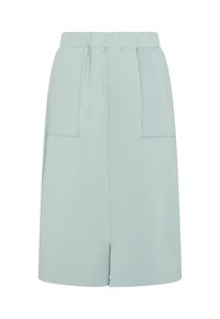 Világoskék, térdosszú szoknya puha anyagból, széles gumis derékrésszel és két elülső zsebbel, egyszerű dizájnnal.