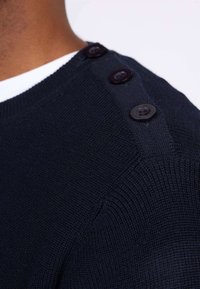 Mise au Green Pullover - white