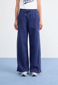 Nike Sportswear PANT - Treniņtērpa apakšdaļas - midnight navy
