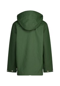Chaqueta impermeable verde con capucha, con una textura suave, mangas largas y cierres a presión en los puños. Se muestra vista trasera.