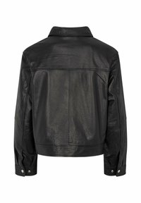 Must nahast jakk, millel on klassikaline krae, tekstureeritud viimistlus ja nööbitavad varrukapöörded. Tagantvaade toob esile sujuva, struktureeritud disaini.