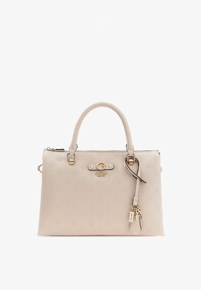 Sac à main en similicuir beige avec motif de logo en relief, ferrures dorées, poignées supérieures et détail gland amovible. Fermeture éclair.