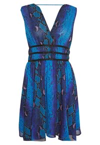 Robe sans manches bleu et violet avec décolleté en V profond et garniture noire, présentant un motif serpent et une jupe plissée.