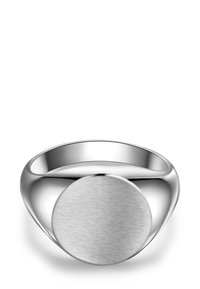 Strieborný prsteň s hladkým lešteným pásom a kruhovým kartáčovaným povrchom, so skúšobne zvýšeným okrajom.