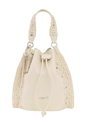 Borsa a secchiello in pelle crema con lati intrecciati, borchie metalliche, nappina, chiusura a coulisse e manico singolo imbottito.