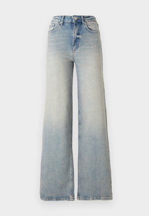 Světle modré široké džínsy vyrobené z denimu, s vysokým pasem, pěti kapsami a viditelným švem podél švů.