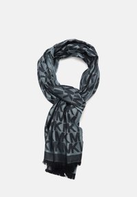 Écharpe gris foncé en tissu tissé avec un motif de lettres répétées. Les bords à franges et la texture douce rehaussent son design.