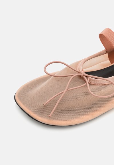 Proenza Schouler GLOVE MARY JANE FLATS - Sabrinas com tira no tornozelo - nude