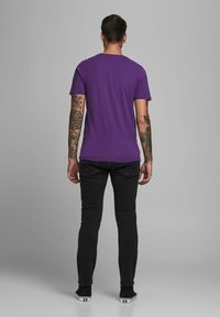 Jack & Jones JJE TEE  O-NECK  - Camiseta básica - acai