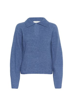 Plavi pleteni džemper dugih rukava sa širokim ovratnikom i malim otvorom u obliku ključa ispod dekoltea.