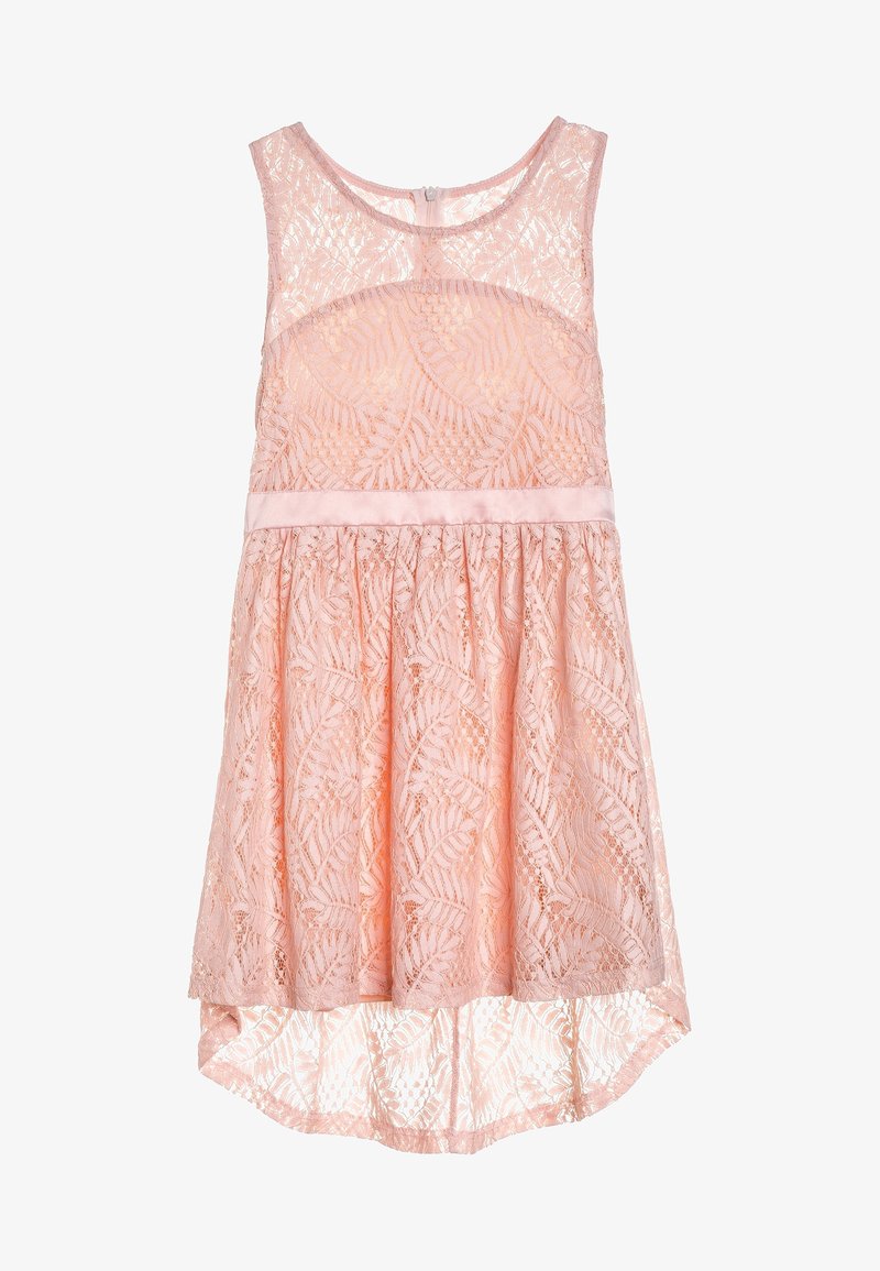 Różowa sukienka bez rękawów z koronkowym kwiatowym wzorem, satynową wstążką w talii, asymetrycznym dołem i zamkiem błyskawicznym z tyłu.
