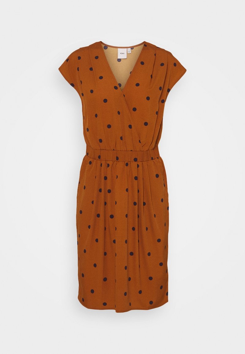 Robe portefeuille à pois marron avec des manches courtes, une taille élastique et une jupe évasée. Fabriquée en tissu léger avec une texture lisse.