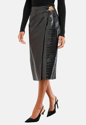 Zavinovacia sukňa - black croc faux leather