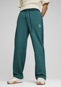 Puma RELAXED TRACK PANTS - Tepláky - cold green