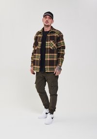 2Y Premium Oldalzsebes nadrágok - khaki