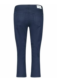 Dunkelblaue Cropped-Hosen mit glatter Textur, ausgestattet mit zwei Gesäßtaschen und einem Taillenlabel. Die Beine laufen leicht zur Knöchel zu.