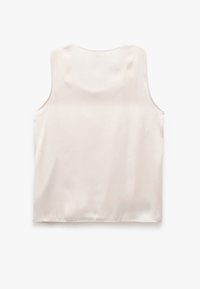 Satin mouwloos topje in lichtroze, voorzien van een ronde halslijn en een gladde textuur. Schone randen zonder zichtbare hardware of versieringen.