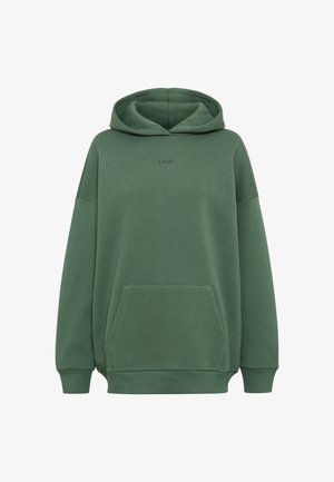Grüner übergroßer Hoodie mit einer Kängurutasche vorne und kleinem "LSCN"-Schriftzug mittig unterhalb des Halsausschnitts.