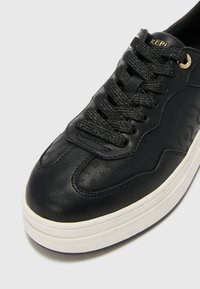 Replay CAMDEN CITY - Tenisky - black