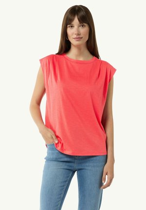 comma casual identity MIT ÜBERSCHNITTENEN SCHULTERN - Basic T-shirt - granatapfel