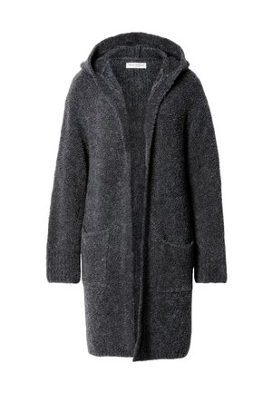 Cardigan long à capuche gris foncé avec deux poches avant, fabriqué en tissu doux, texturé et duveteux.